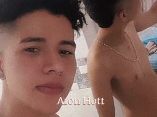 Aron_Hott