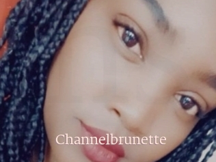 Channelbrunette