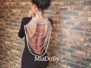 Mia_Dolly