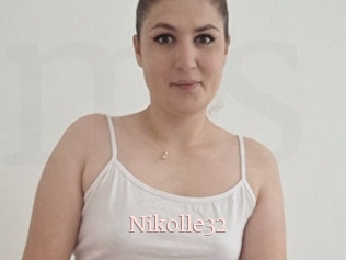 Nikolle32